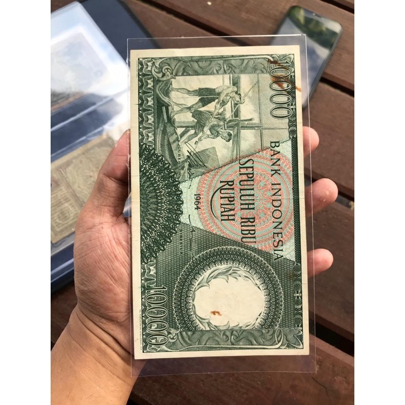 Uang Kuno 10000 Pekerja Hijau VF