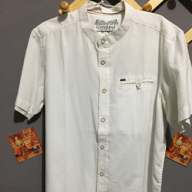 Kemeja Lengan Pendek Putih Watchout