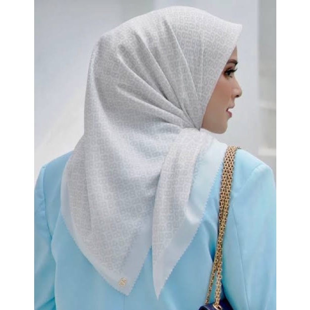 Tapis Square Buttonscarves Vanilla