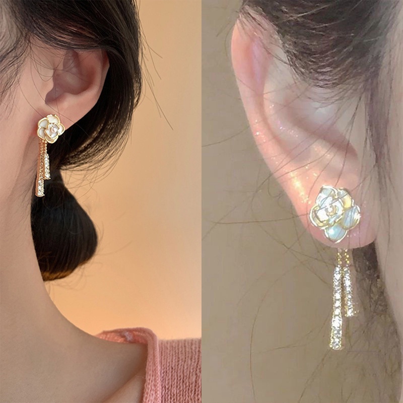 Anting Gantung Panjang Tusuk Silver S925 Gaya Retro Motif Bunga Camellia Aksen Mutiara + Rumbai Untuk Wanita