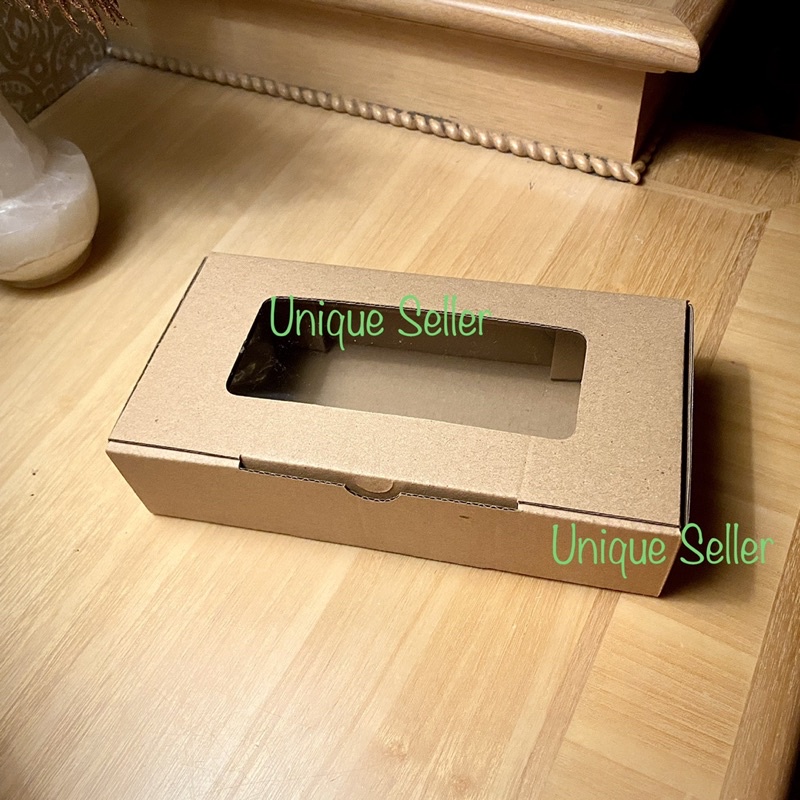 Dus Box Kotak Hampers 22x10x5 EFLUTE JENDELA MIKA / Dus Box Kotak Brownies 22x10 x 5 EFLUTE WINDOW / Dus Coklat Corrugated EFlute 22x10 x 5 / Dus Box Kotak Packing Olshop 22x10x5 / Dus Box Kotak Kue Bolen Uk 22 x 10 x 5