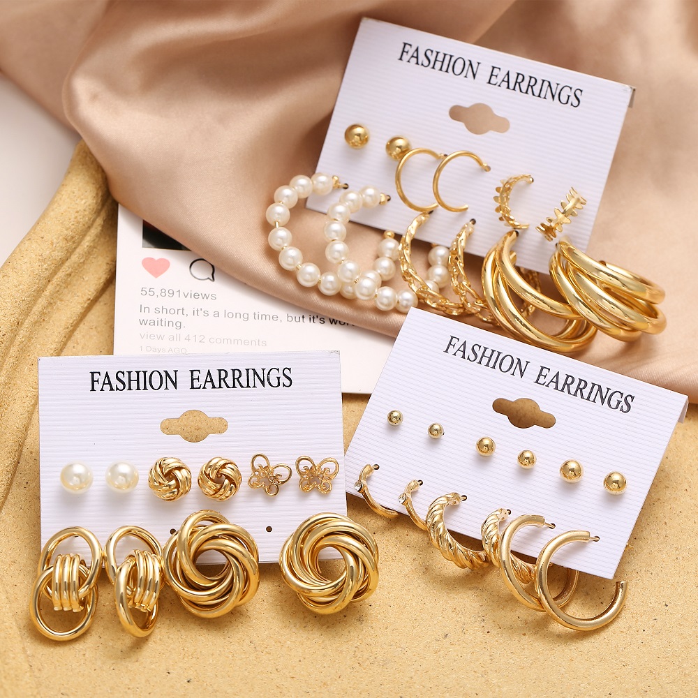 Set Anting Stud Desain Kupu-Kupu Lingkaran Besar Aksen Mutiara Bahan Logam Untuk Wanita