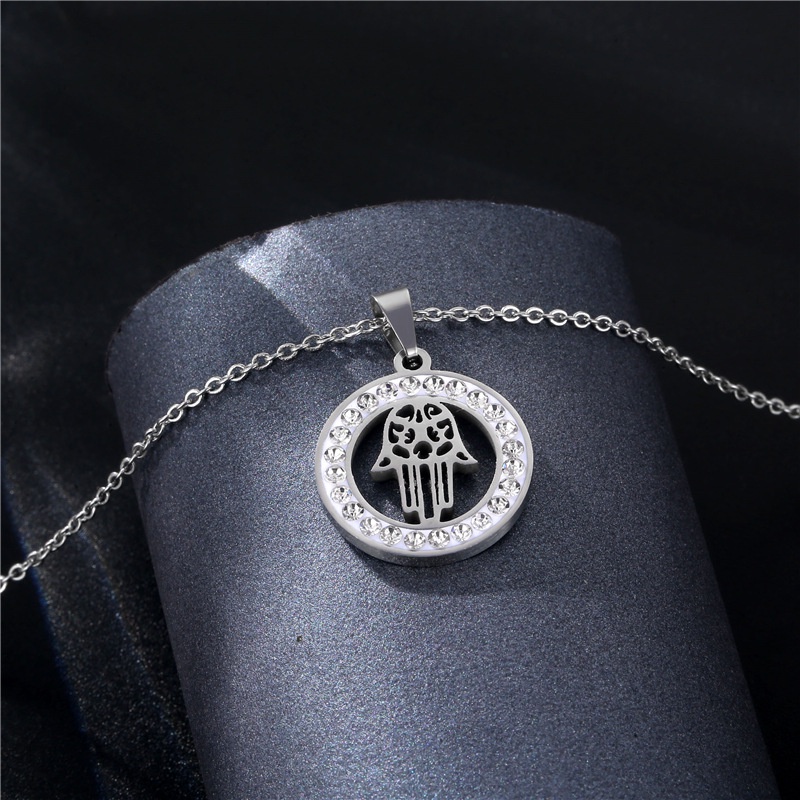 Kalung Hollow stainless steel Tangan Fatima lucky kalung Eropa dan Amerika pribadi Palm sweater lion