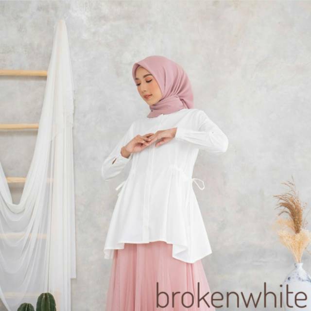 ZEA TOP size XL by Kamila Wardrobe