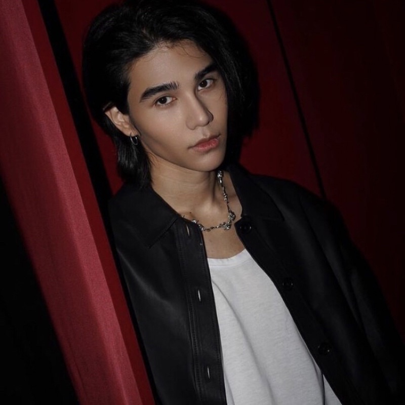 Aksesoris Kim (Jeff Satur)