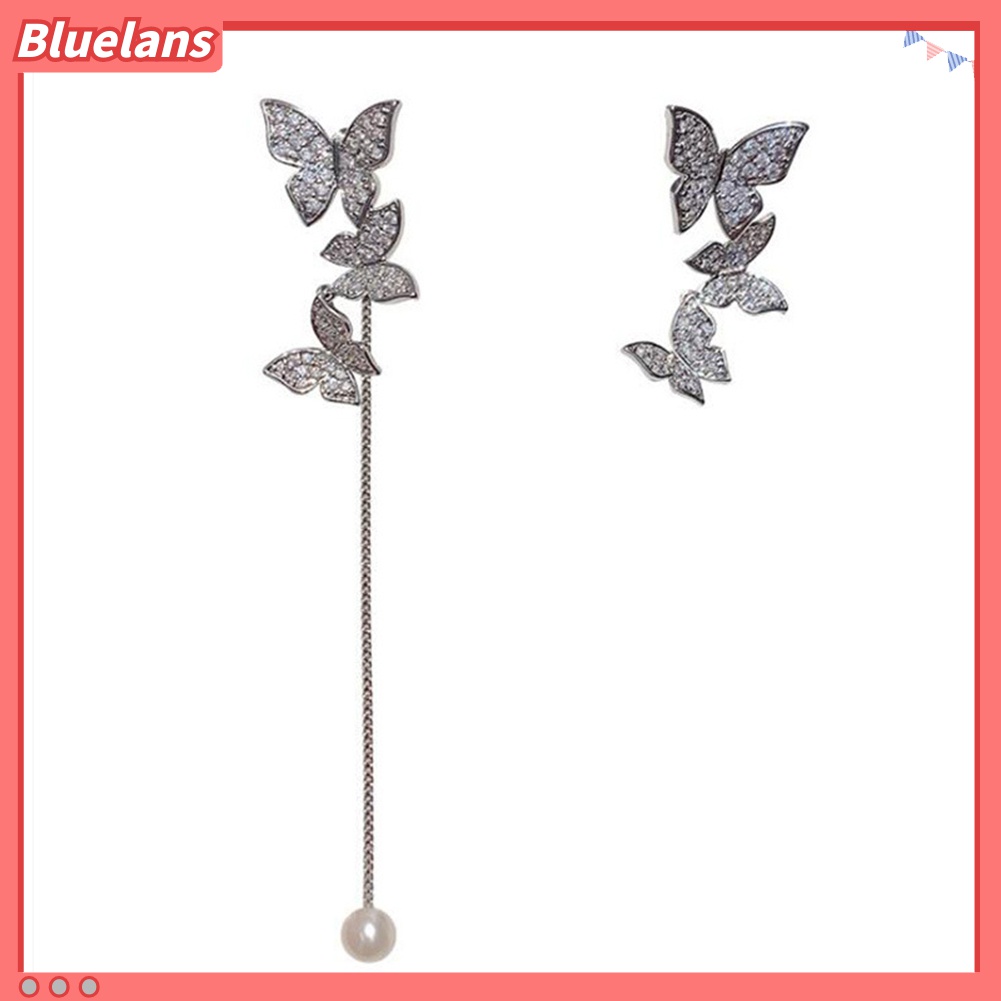 Anting Stud Asimetris Desain Kupu-Kupu 3 Tombol Aksen Berlian Imitasi Untuk Wanita