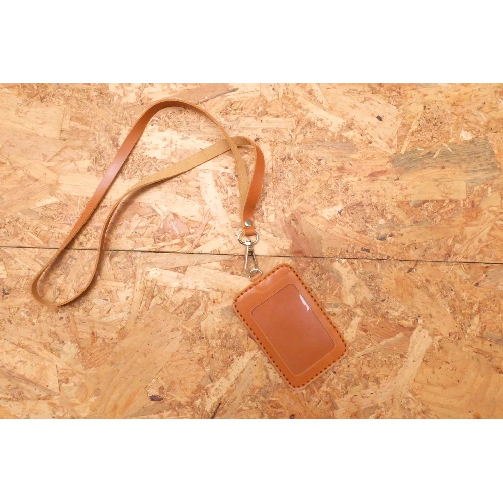 

ID CARD HOLDER SULAM KULIT ASLI WARNA TAN TUA | GANTUNGAN ID CARD | TALI ID CARD | KODE TN02