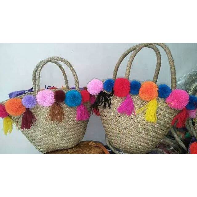 TAS ANYAMAN POMPOM