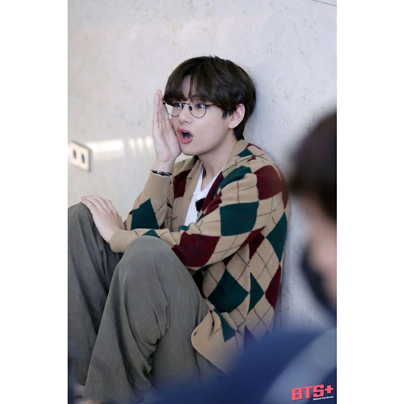 Cardigan rajut Taehyung run BTS