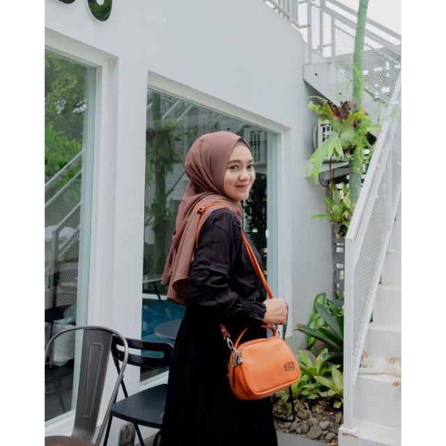GENDHIS SLING BAG CHOCOLY BY BIRU TSABITA
