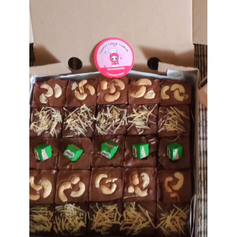 

brownis fudgy shinny skat 25