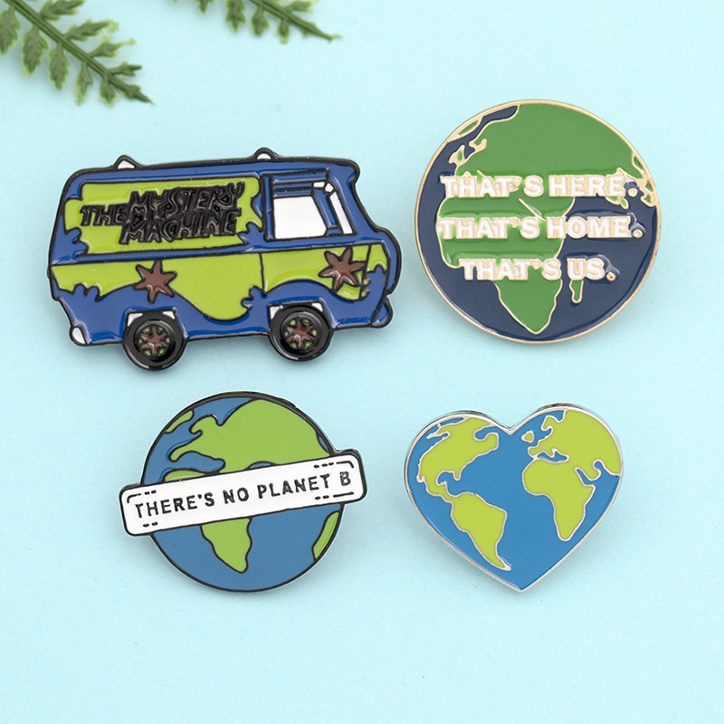 Lucu Hijau Enamel Pin Bumi Jantung Hutan Bros Lencana Kerah Pin Untuk Wanita Pria Kartun Advenue Badge Natural Perhiasan Hadiah