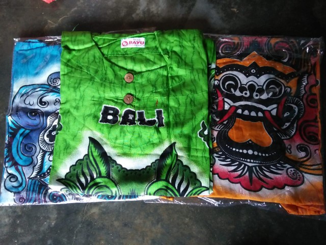 Produk Unggulan Baju Bali Motif Barong Serat Ukuran Dewasa Dasar Warna Random