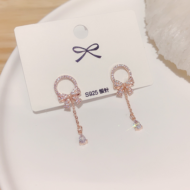 Anting Tusuk Gantung Wanita Desain Pita + Rumbai Hias Berlian Untuk Hadiah