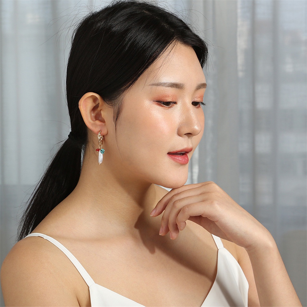 Hu Hu Hu Hu Hu Alat Bantu Pasang Kacamata♡ Anting Bentuk C Bahan Metal Aksen Mutiara Imitasi Untuk Wanita