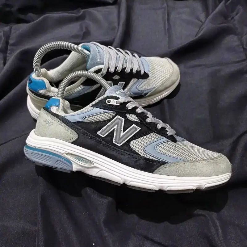 New Balance 880 Revlite