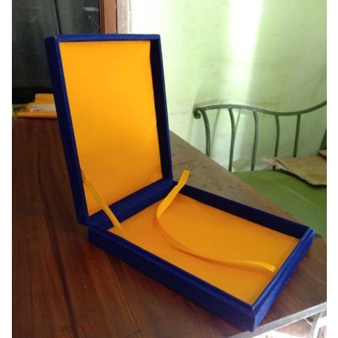 

MURAH!! BOX PLAKAT VANDEL KOTAK PIAGAM ACCESORIES BELUDRU