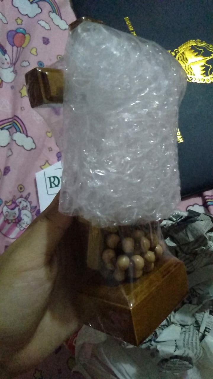 Souvenir Katolik Salib Duduk 15 Cm + Rosario / Salib Meja Katolik / Salib Patng Yesus