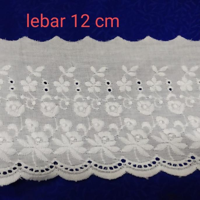 Renda katun putih dan hitam
