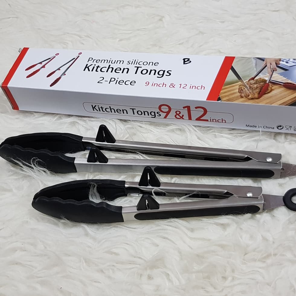 Silicone kitchen tongs set isi 2 dengan dudukan / capit makanan /kue