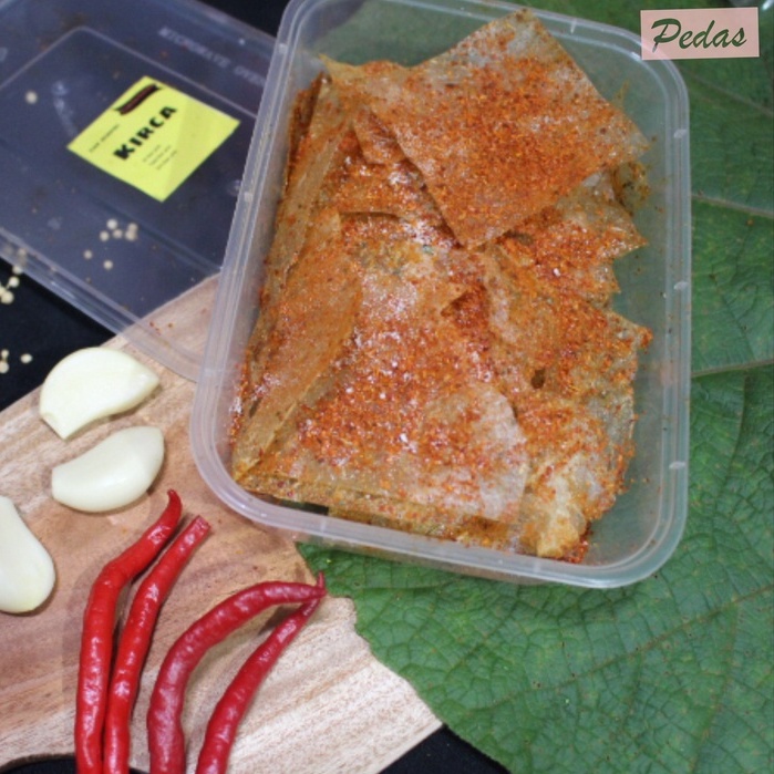 (PROMO)MAKANAN RINGAN ENAK MURAH CAMILAN PEDAS DAUN JERUK KERIPIK KACA KRIPCA KEMASAN BOX 100GRAM