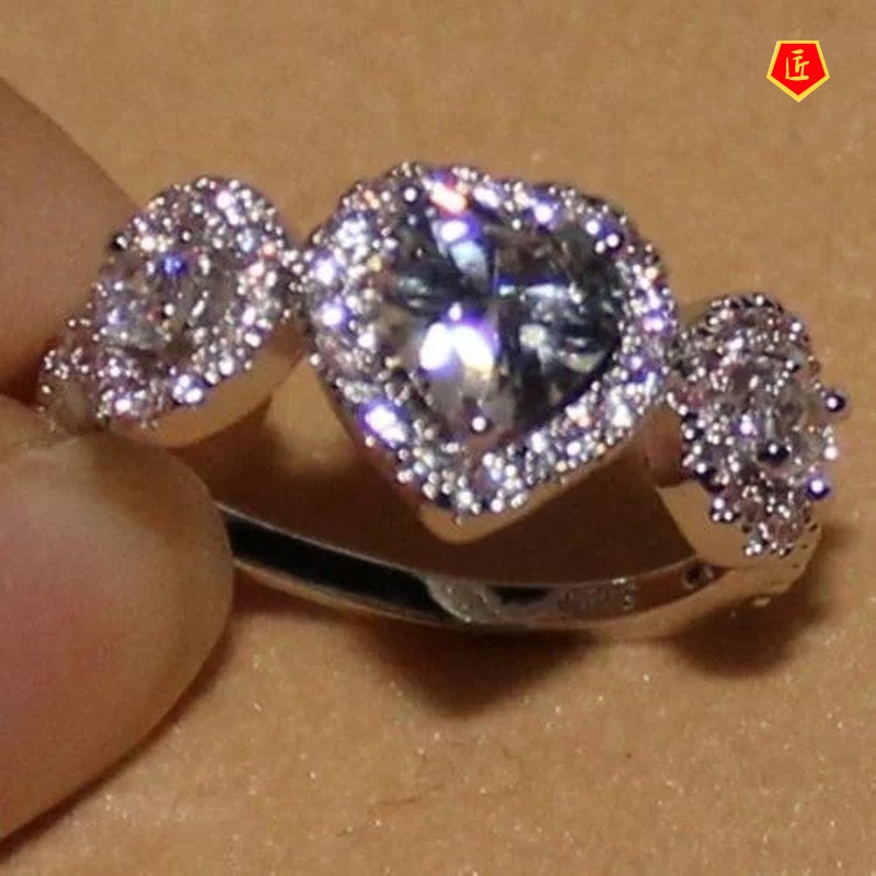 [Ready Stock]Heart-Shaped Inlaid Moissanite Ring Fashion