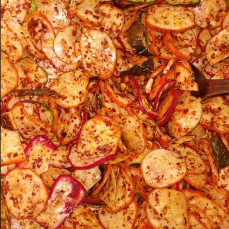 

Kerupuk bantet pedas daun jeruk 170 gr