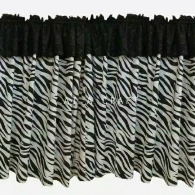 Gorden kolong meja dapur model poni atas