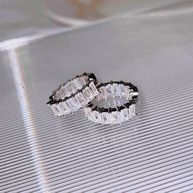 Anting Hoop Zircon Warna Silver Untuk Wanita