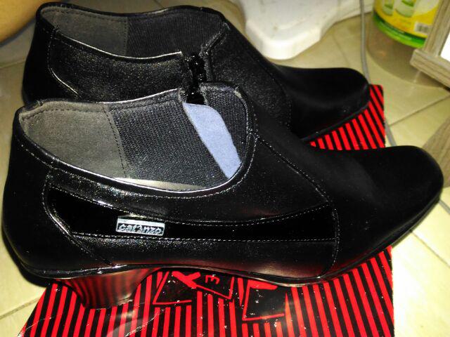 Sepatu Formal / Pantofel / Kerja Wanita Kulit Hitam Catenzo Us 025 Ori
