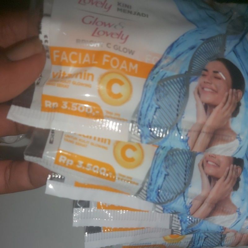 Fair Lovely Bright C Glow Facial Foam 1sachet