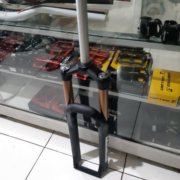 READY Fork AM 140mm Venom Air uk. 26