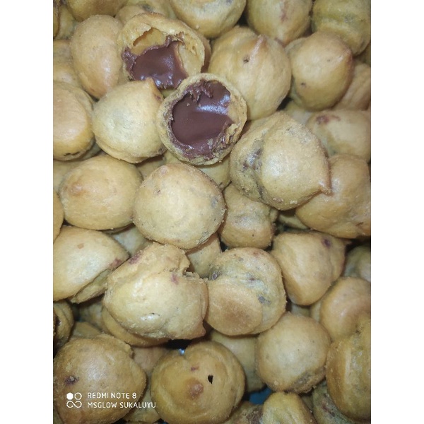 

Soes kering coklat / Kue soes coklat