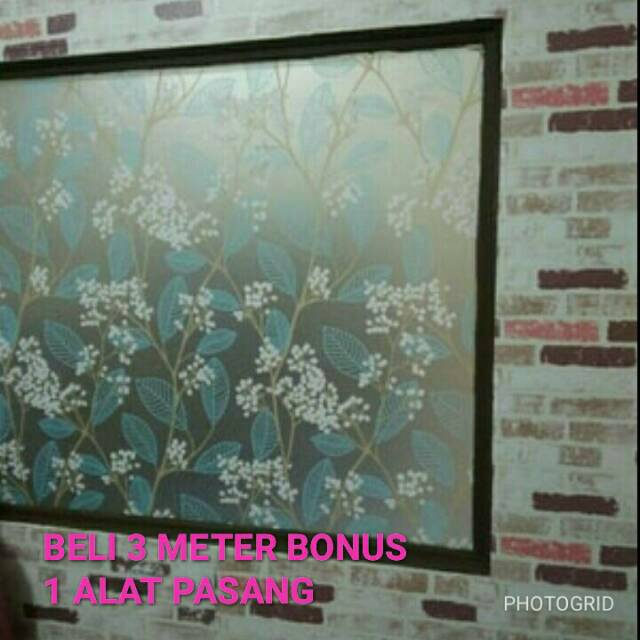 Stiker kaca motif daun biru