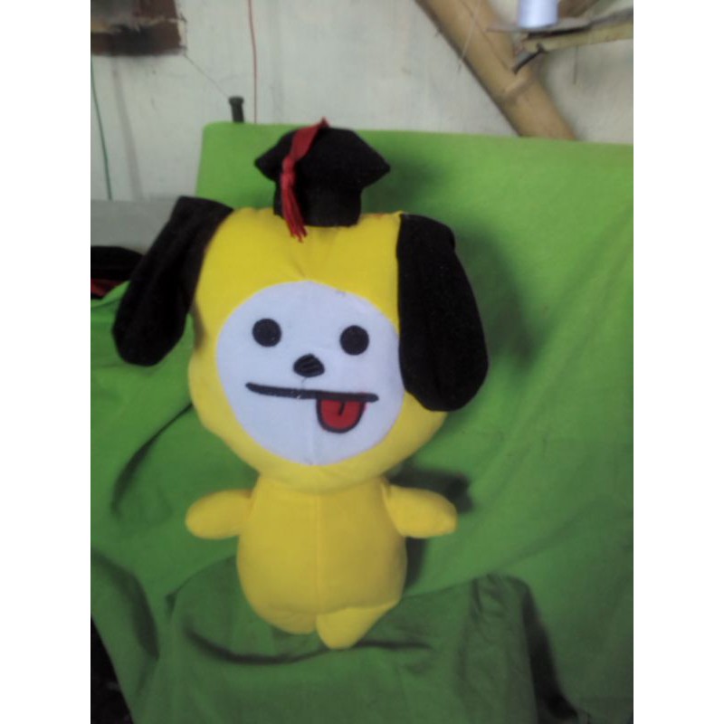 boneka bts pake topi polisi..dan wisuda