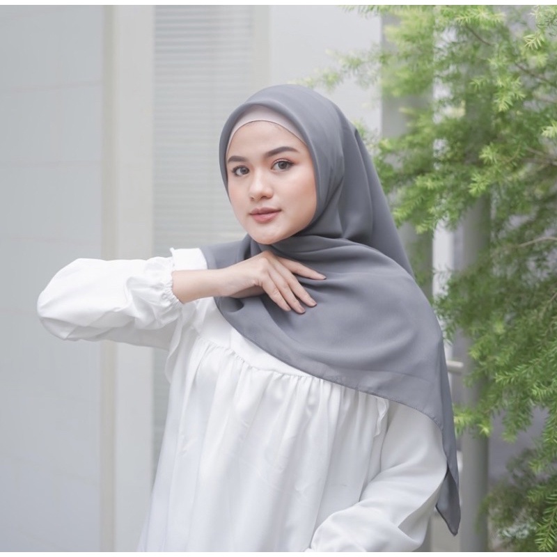 KERUDUNG SEGI EMPAT BELLA SQUARE , HIJAB