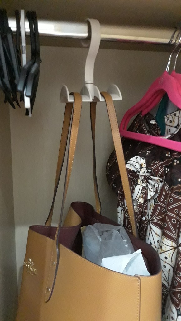 Kode 14 - Gantungan Tas Tangan