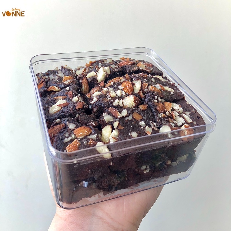 

Vonne Bakery • Brownie in a box