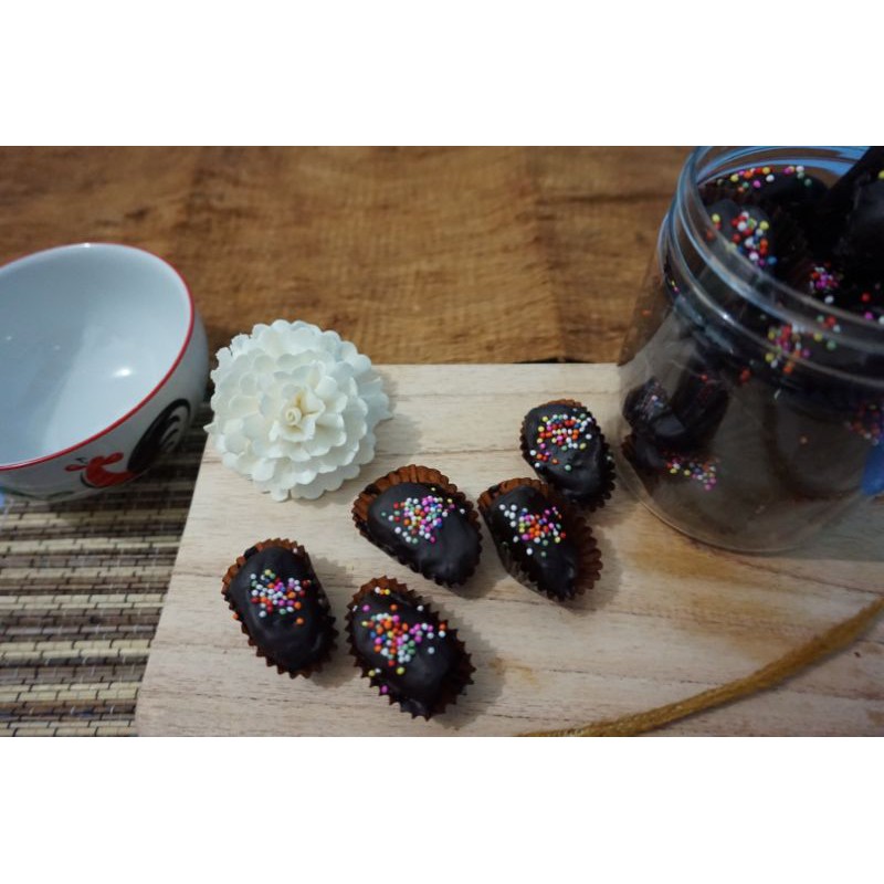 

Kurma Coklat