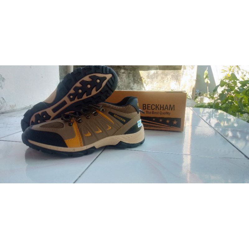 SEPATU BECKHAM PENDEK