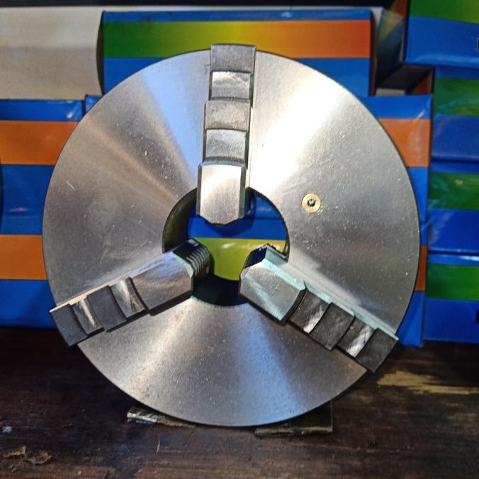 chuck bubut 8 inch 3 jaw