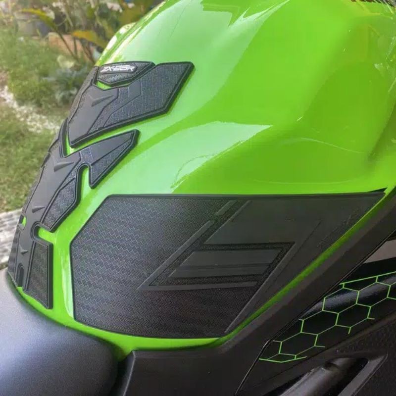 Tankpad Ninja ZX25R, Sidepad ZX25R ruber Premium