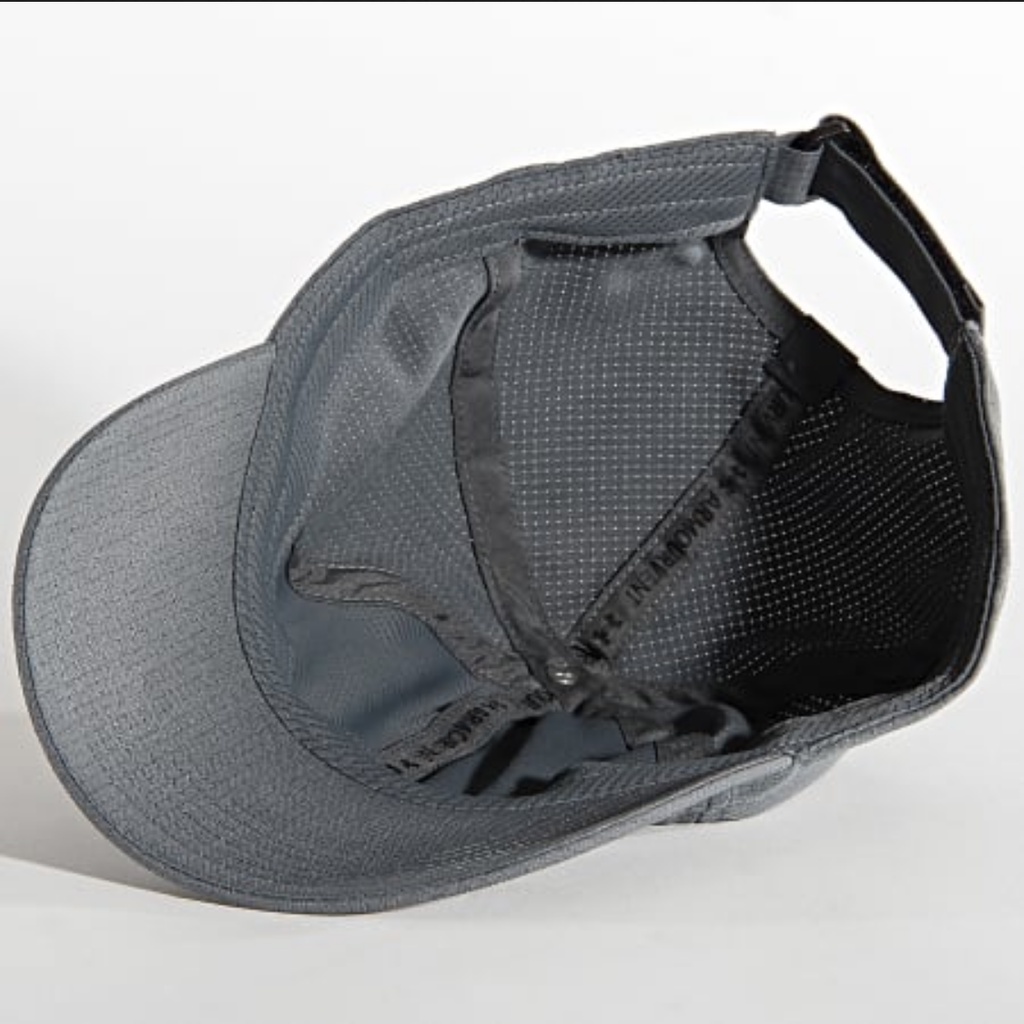 Topi Under Armour IsoChill ArmourVent ADJ Adjustable Cap 1361528-012 Original 100%