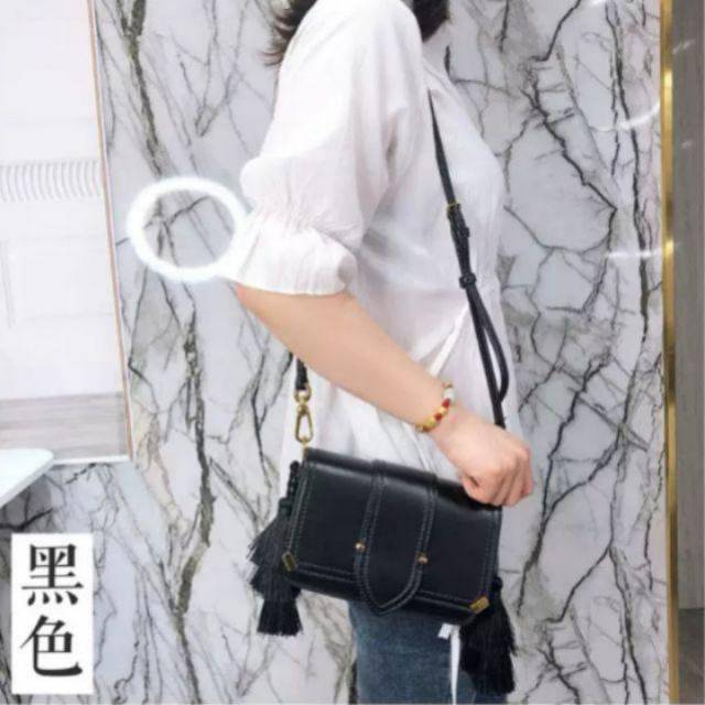 Tas Selempang Charles and keith Wanita Cover Desain Rumbai  Impor bag