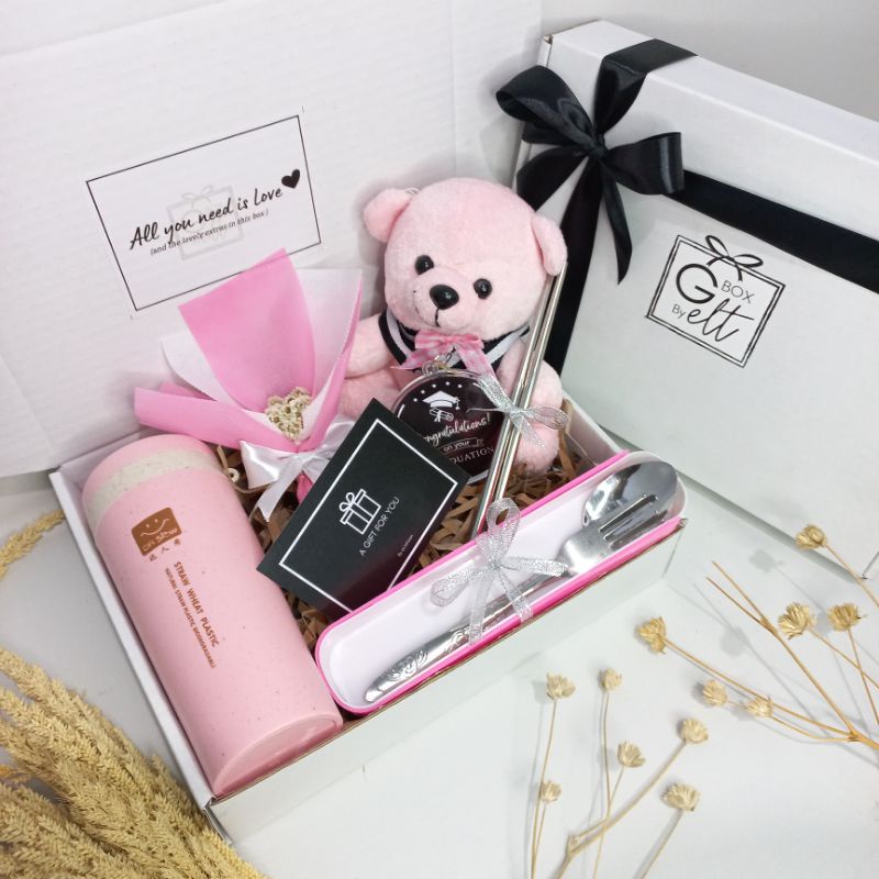 HAMPERS CEWEK KADO ULANG TAHUN GIFT BOX WISUDA GRADUATION