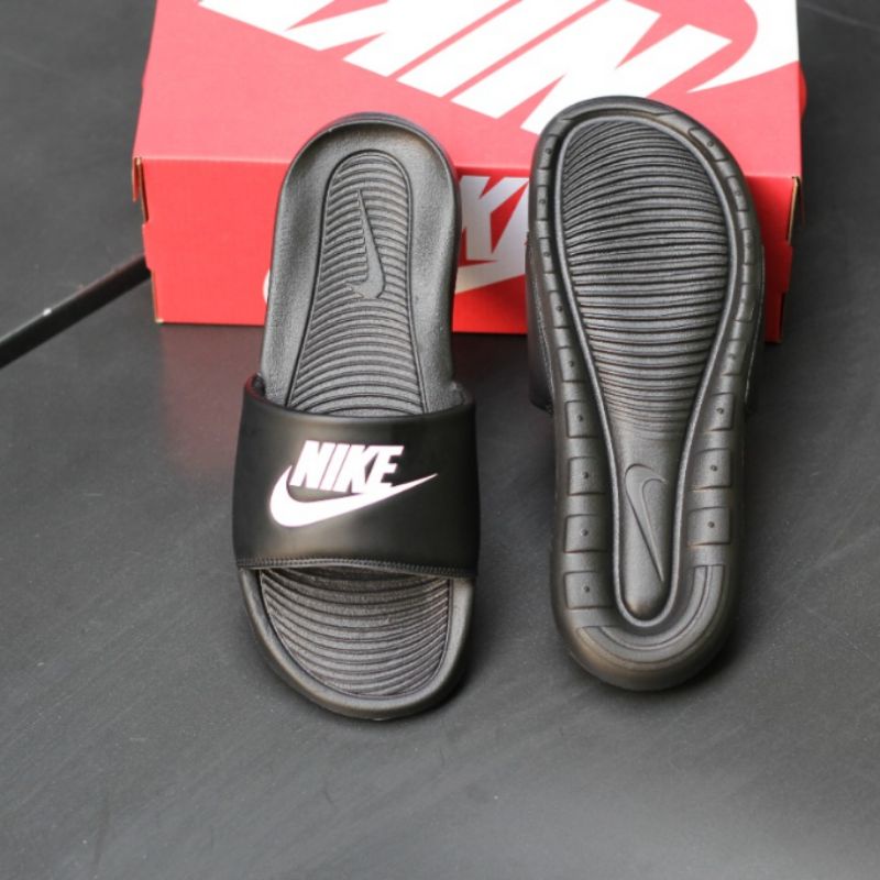 Sandal Nk Victory One Black White Original / Sandal Slide Pria / Sendal Nk Victory One Black White Original / Sendal Nike Original / Sandal Slide Pria Original