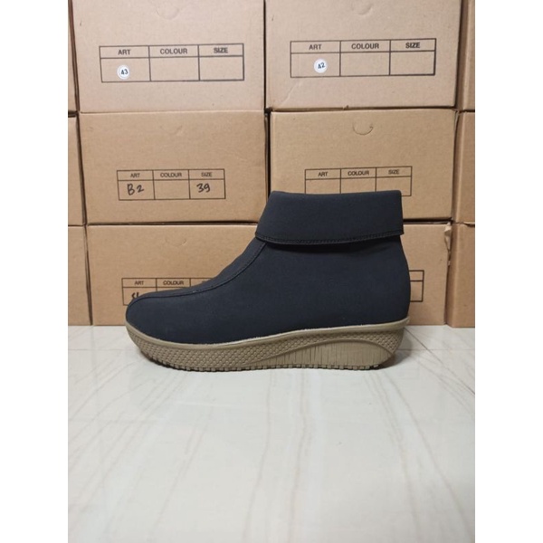 sepatu boots wanita murah / sepatu boots cewek / sepatu boots perempuan / sepatu boots wedges ZB2