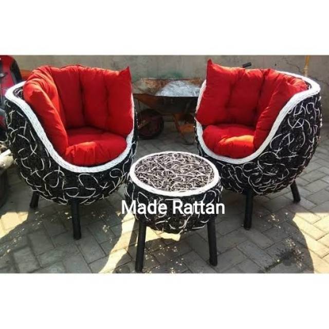 Kursi teras brekele rotan sintetis