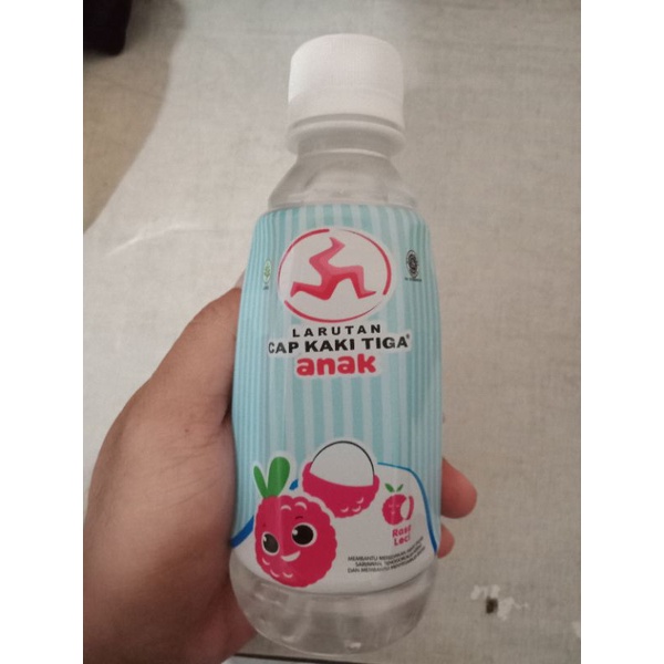 

Larutan Cap Kaki Tiga Anak Rasa Leci 250ml