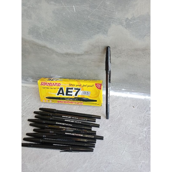 

Pulpen Standard AE7 warna Hitam